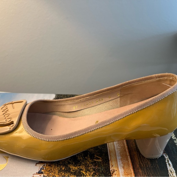 Salvatore Ferragamo Patent Leather Vintage Neutral Loafers/ Block Heels - Picture 6 of 9